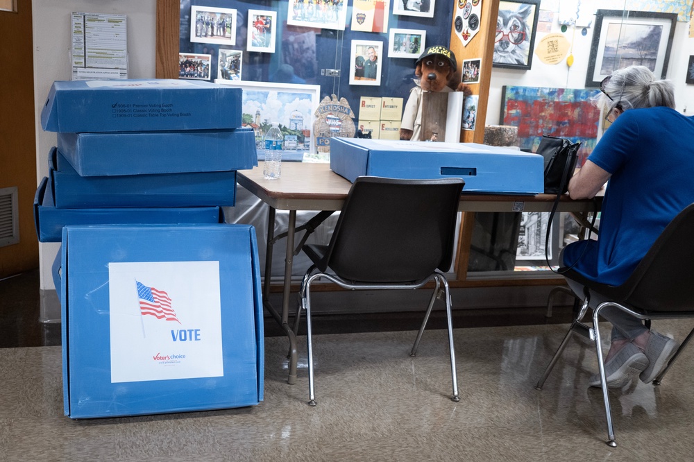 Vance disputed predictions that the Republican Party would lose in the 2026 midterms, calling such claims ‘cynical, pessimistic garbage’ (Getty)