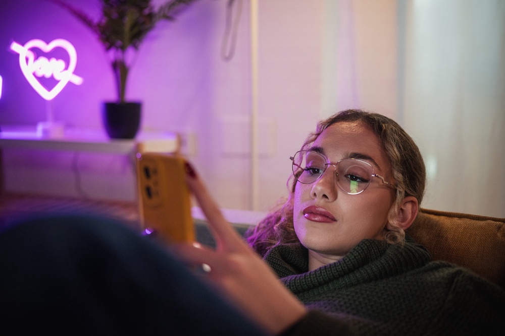 Gen Z-ers are spending far fewer in-person hours hanging out with friends compared to young people 20 years ago. It’s no wonder that the internet is shaping their vernacular (Getty/iStock)