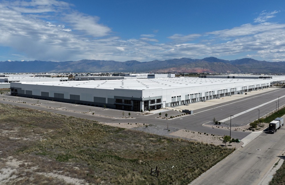 ICE’s plans to expand detention center spaces by retrofitting warehouses could see 100,000 people in detention on any given day, according to the agency (Getty Images)