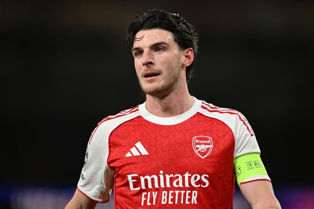 Image from: Man City v Arsenal LIVE: Havertz pounces on Donnarumma error after Cherki’s wondergoal lights up Premier League title race clash