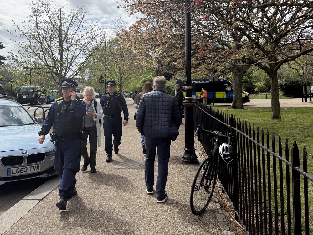 Police officers in Kensington Gardens (Blaise Cloran/PA) (PA Wire)
