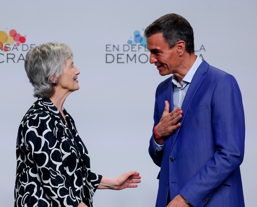 Catherine Connolly is welcomed by Prime Minister Pedro Sanchez in Barcelona (Tony Maxwell/PA) (PA Media)