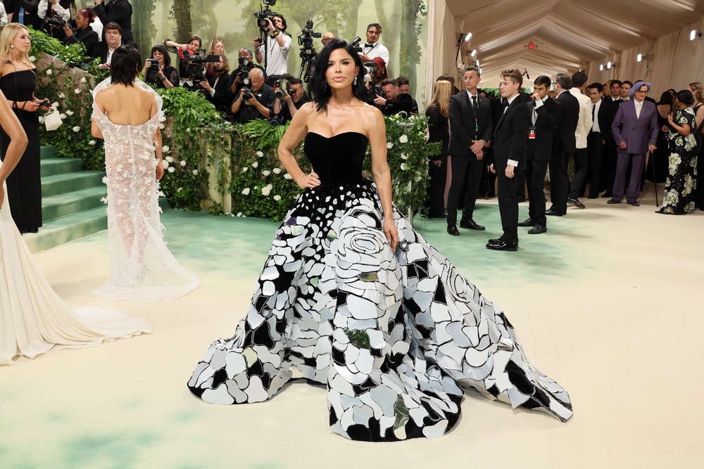 Jeff Bezos’s wife Lauren Sánchez Bezos on the red carpet at the Met Gala 2025 (Getty Images)