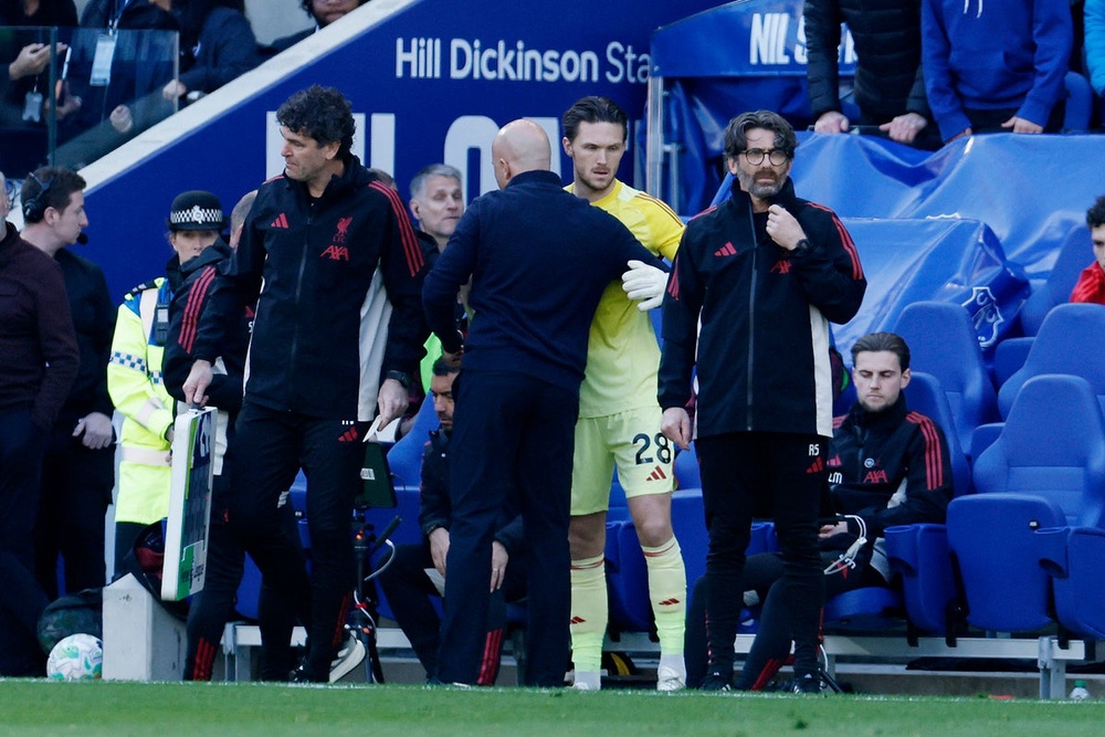 Image from: Everton v Liverpool LIVE: Van Dijk snatches last-gasp victory for Reds in thrilling derby