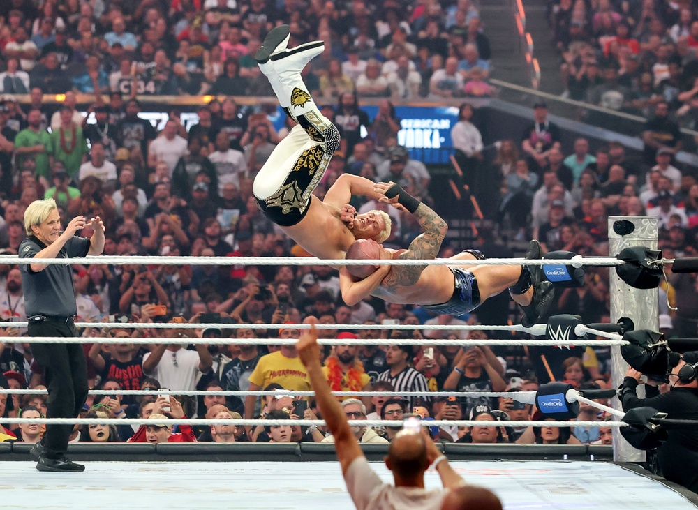 Randy Orton hitting a super-plex on Cody Rhodes (Getty)