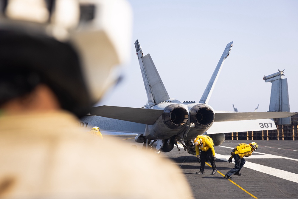Sailors conduct flight operations aboard USS Gerald R. Ford (CVN 78) in the Red Sea, April 19 (US Centcom)
