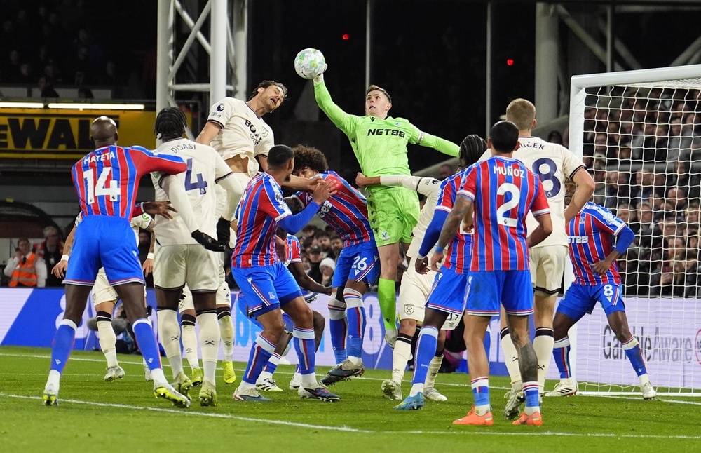 Dean Henderson punches the ball away (Jordan Pettitt/PA) (PA Wire)