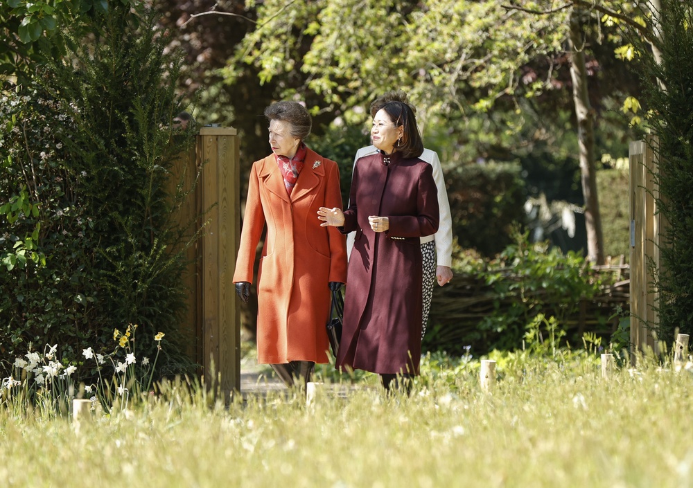 Anne chats with Dr Linda Yeuh, chairwoman of the Royal Parks (John Phillips/PA)
