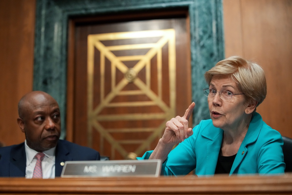Warren accused Warsh of being a ‘sock puppet’ for Trump and his interests (Getty Images)