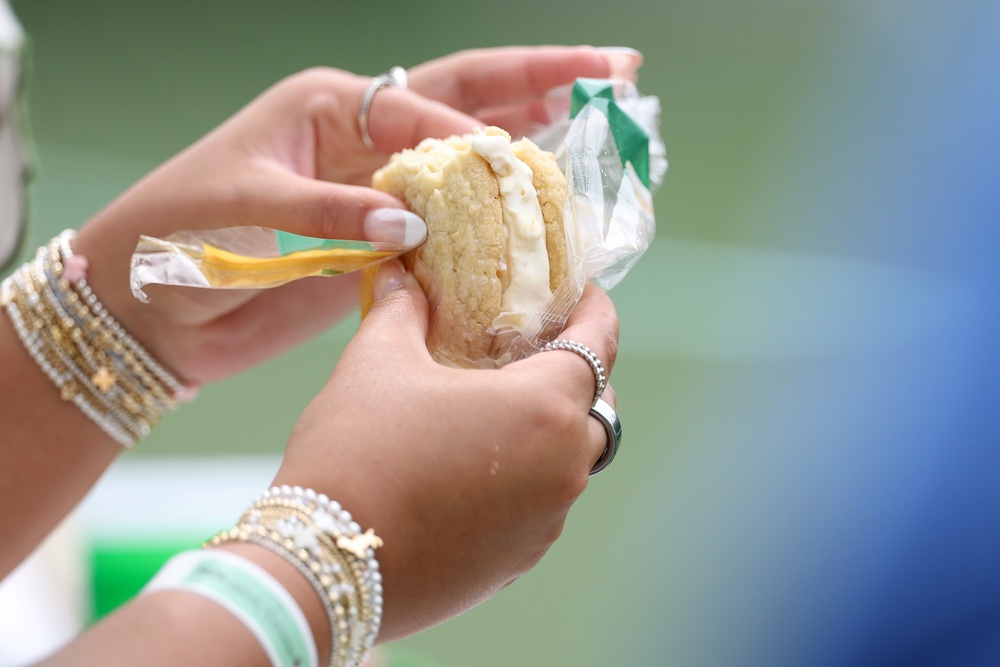 Ultraprocessed foods make up 60 percent of the U.S. diet. But experts say eating a less processed diet can help reduce the risk of knee osteoarthritis (Getty Images)