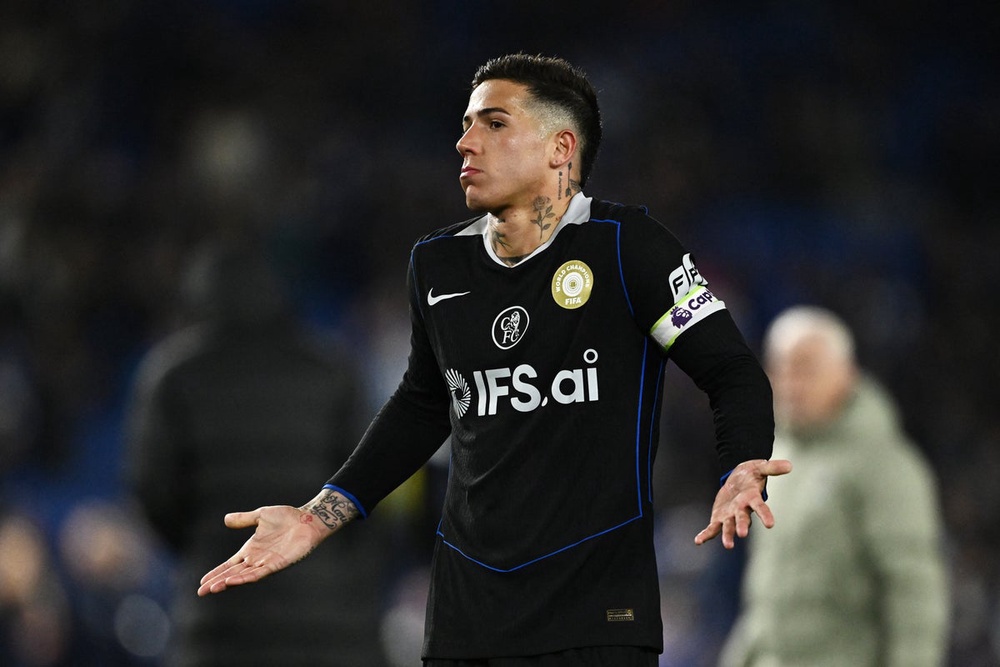 Image from: Chelsea sack Liam Rosenior LIVE: Two favourites emerge as struggling Blues name interim manager