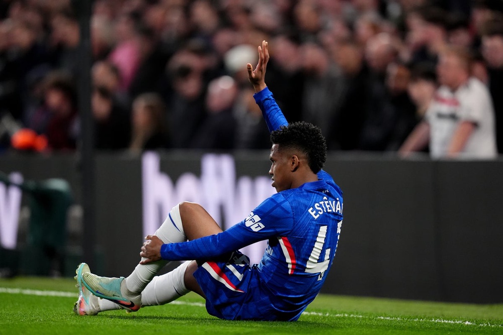 Image from: Chelsea sack Liam Rosenior LIVE: Two favourites emerge as struggling Blues name interim manager