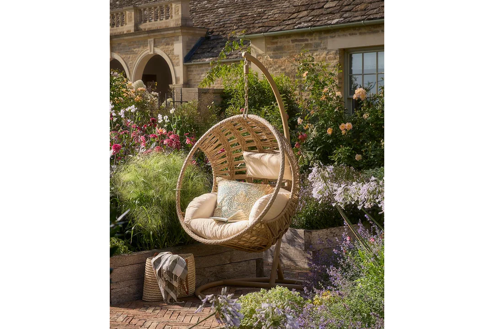 Image from: 8 best hanging egg chairs that are the perfect addition to your patio