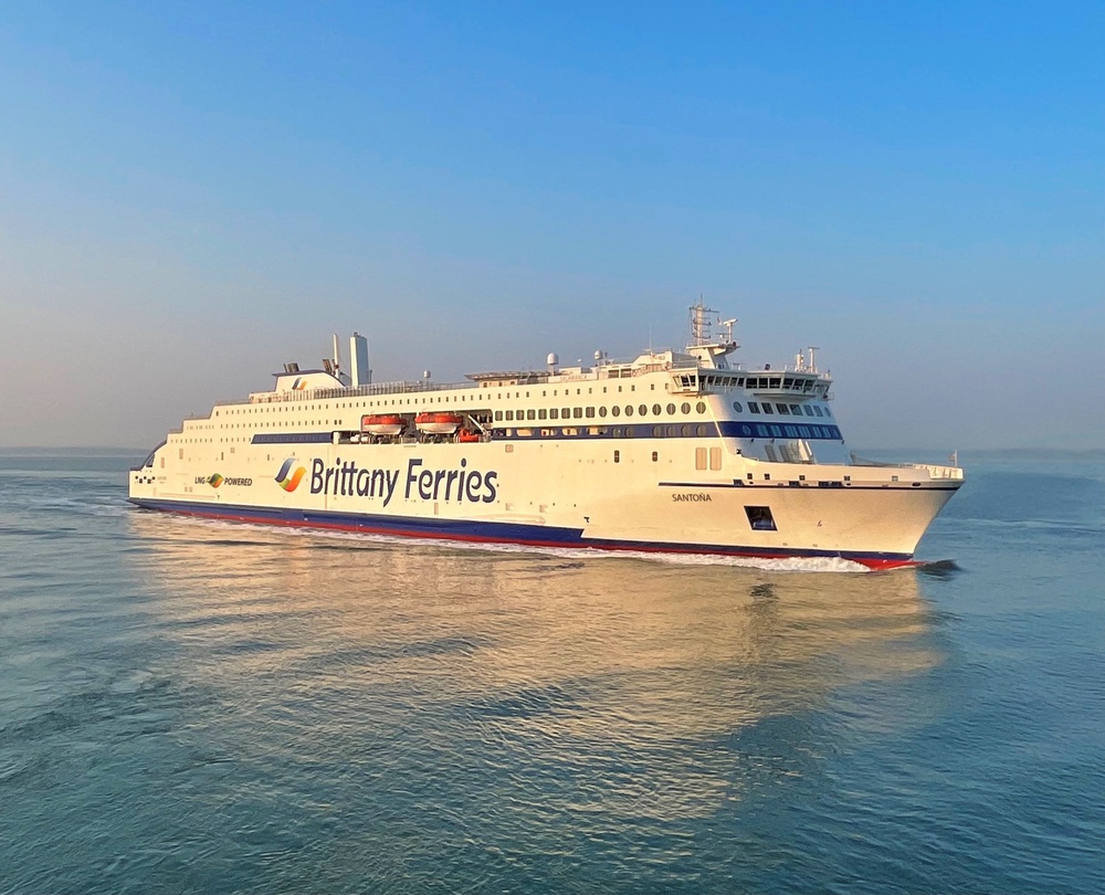 Sailing by: Brittany Ferries Santona, powered by LNG (Brittany Ferries)