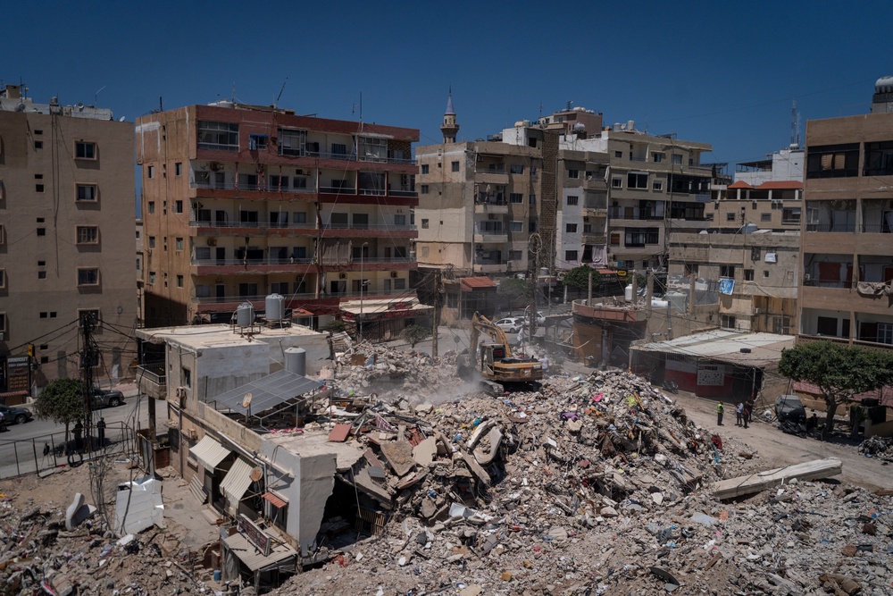 Aftermath of an israeli airstrike where 30 people died is seen on April 23, 2026 in Tyre, Lebanon (Getty Images)