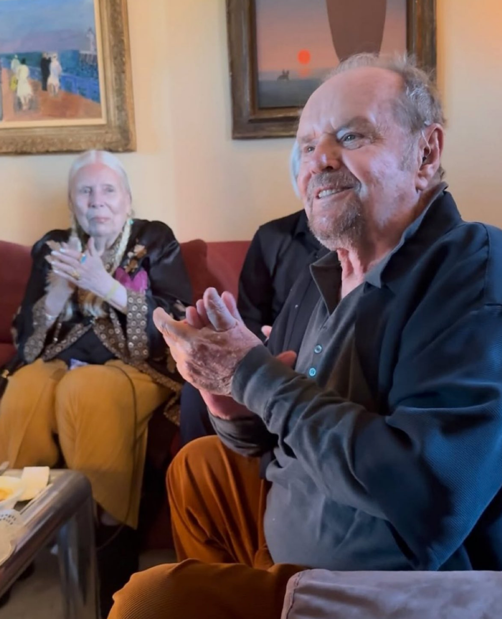 Jack Nicholson celebrating his 89th birthday with Joni Mitchell (Instagram)