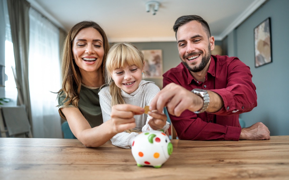 Handling money together and talking about it can build understanding (Getty Images)
