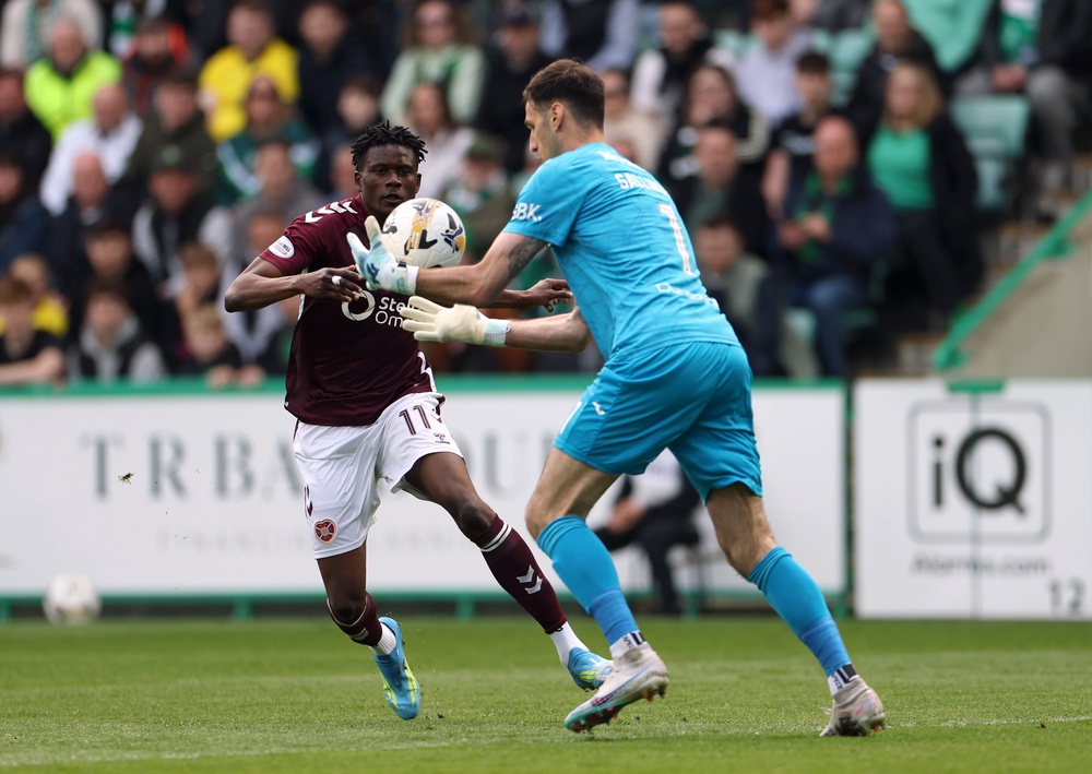 Sallinger handled outside of the box... (Getty)