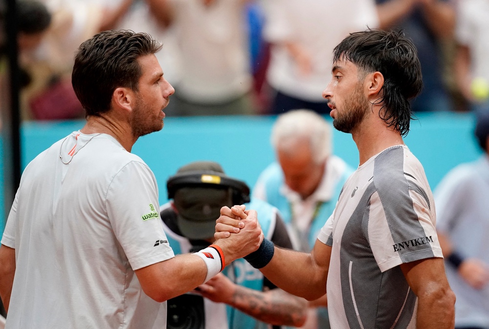  (Reuters)