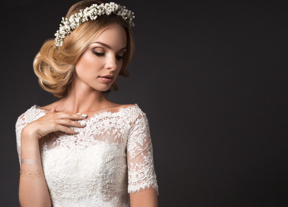 Heavy eye makeup is becoming more popular for brides (Getty/iStock)