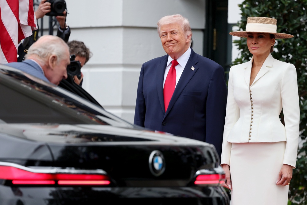 The president and first lady Melania Trump greet the King and Queen (Chris Jackson/PA) (PA Wire)