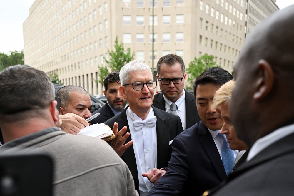 Outgoing Apple CEO Tim Cook arrives at the White House for a state dinner with King Charles (REUTERS)