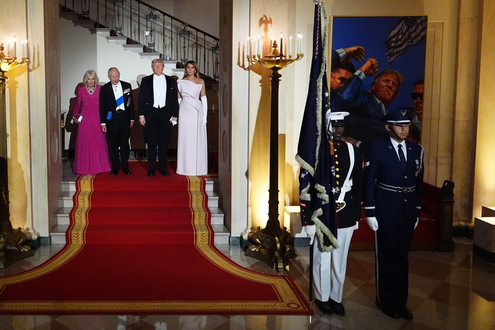 The King and Queen pose with The Trumps inside the White House (Aaron Chown/PA) (PA Wire)