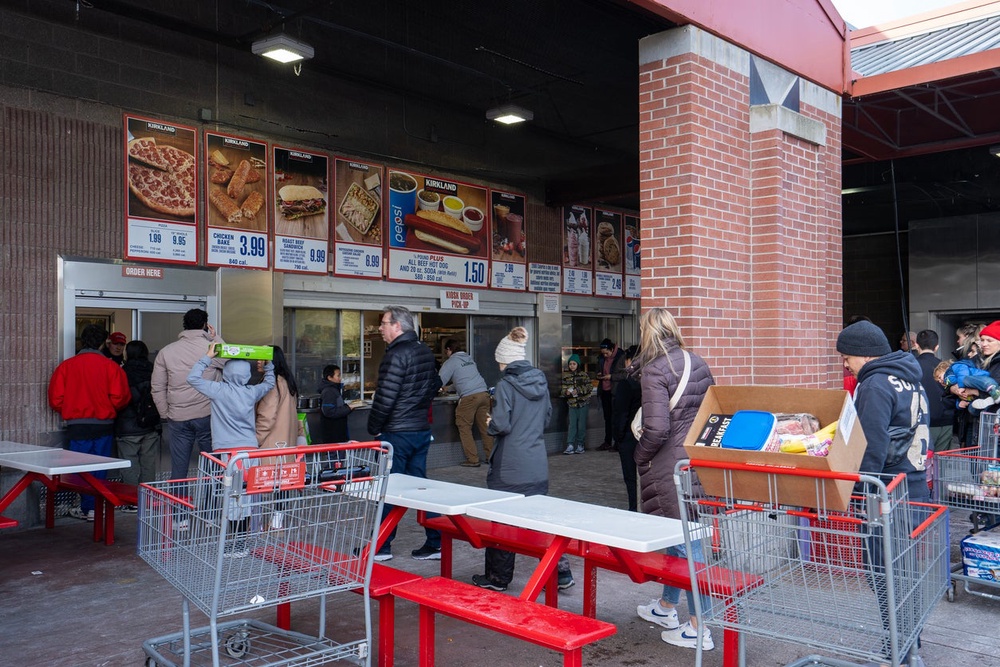 Costco has been offering its signature $1.50 hot dog combo since 1985 (Getty/iStock)