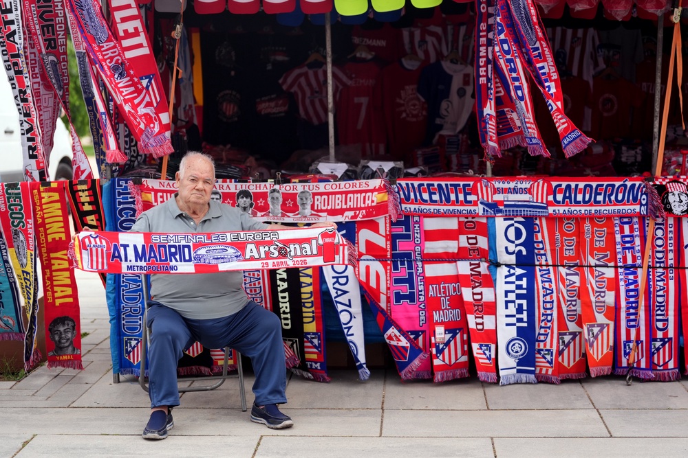 Half and half scarf, anyone? (PA)