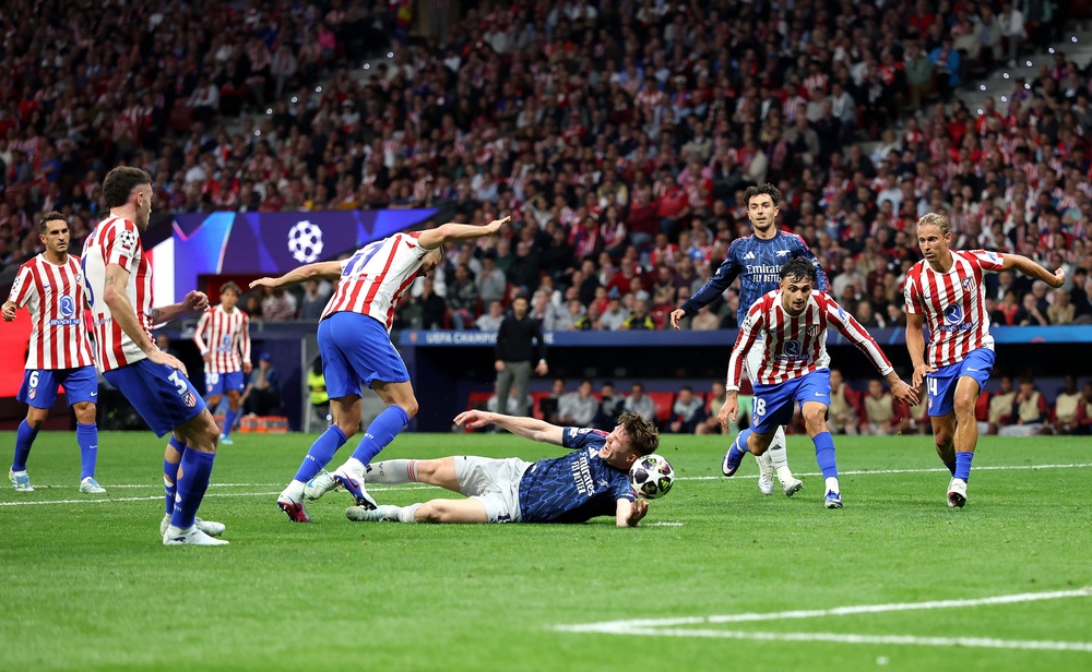 Viktor Gyokeres was fouled by David Hancko for the first penalty decision (Getty)