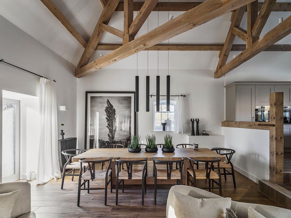 Dining area in Kelly Hoppen’s Cotswolds barn (Mel Yates/PA)
