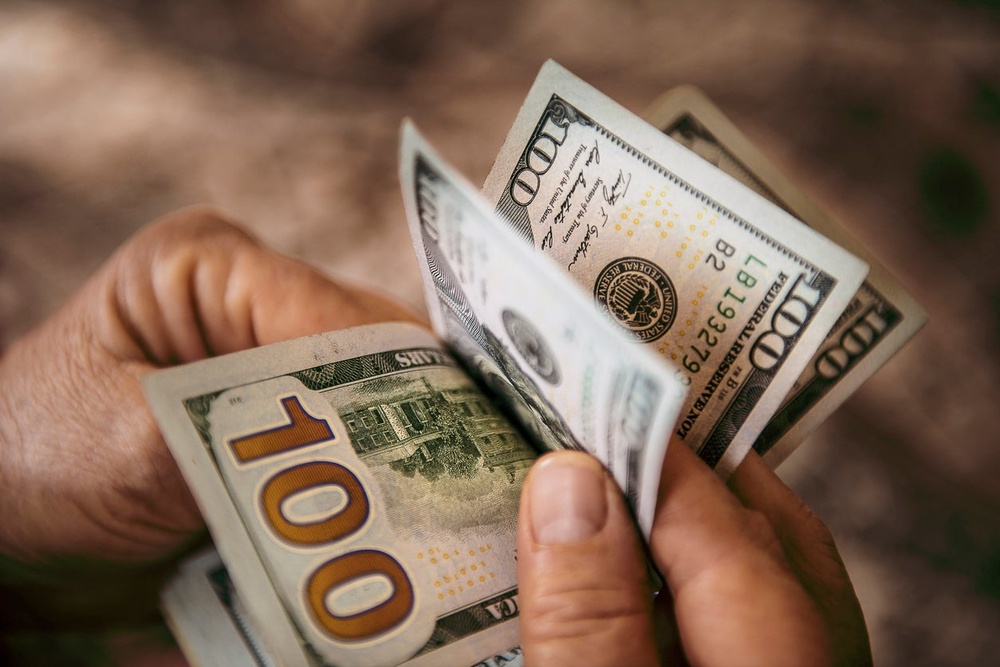 Many savvy investors employ a 'hybrid strategy,' combining elements for optimal benefit (Getty/iStock)