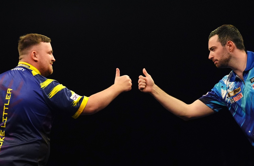 Luke Littler (left) defeated Luke Humphries in Aberdeen (PA)