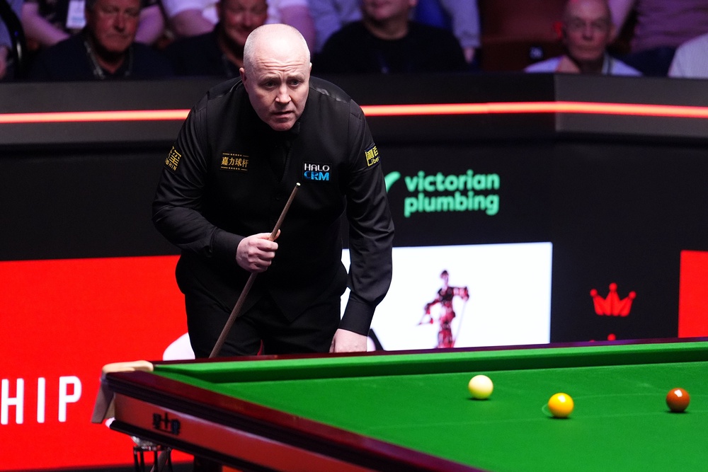 John Higgins has his nose in front against Shaun Murphy (PA)