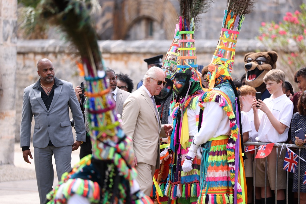 The King with members of the National Gombey Dance Troupe (Ian Vogler/Daily Mirror/PA) (PA Wire)
