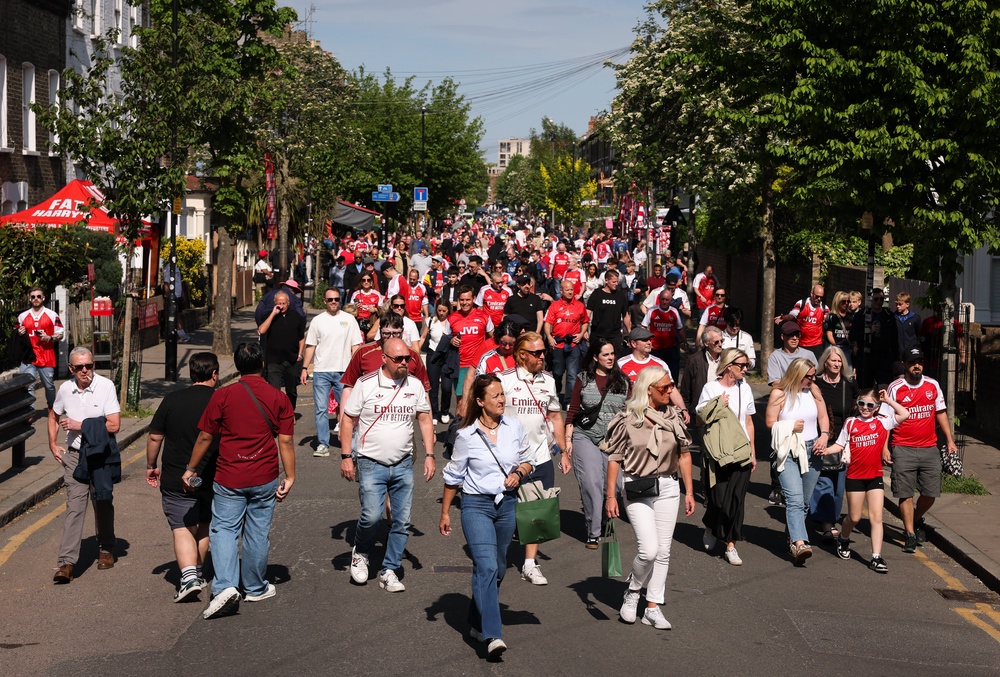 Fans arrive at the stadium (Getty)