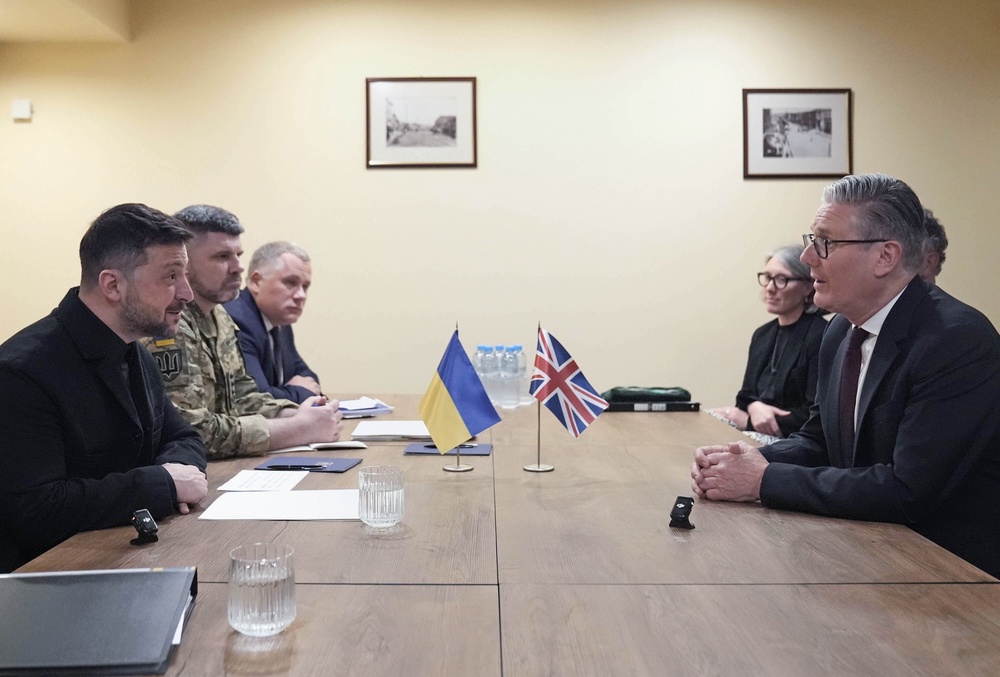 Sir Keir Starmer and Volodymyr Zelensky met ahead of a gathering of European leaders in Yerevan (Stefan Rousseau/PA) (PA Wire)