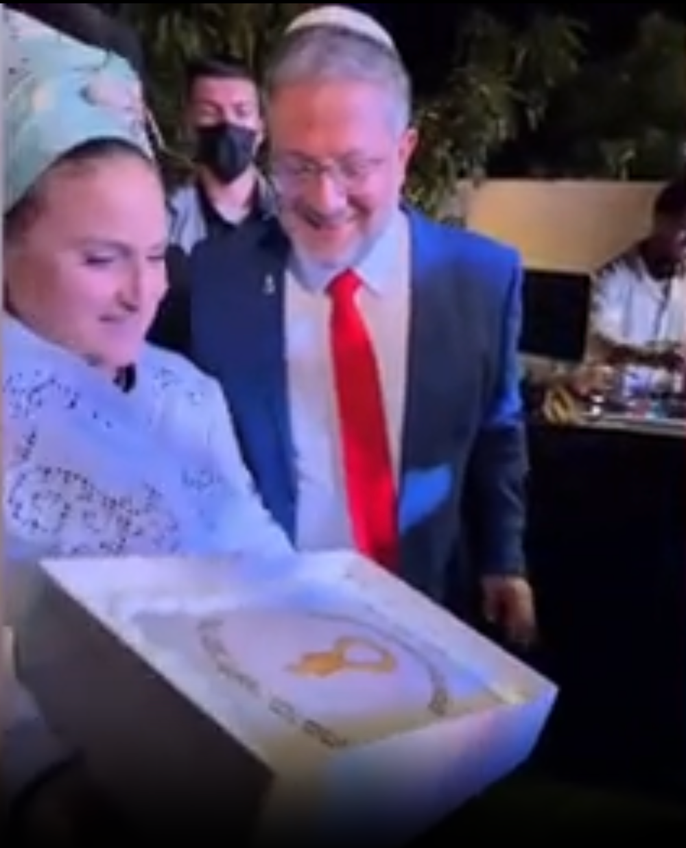 Ben-Gvir wore a golden noose pin at his birthday party (Otzma_Yehudit)