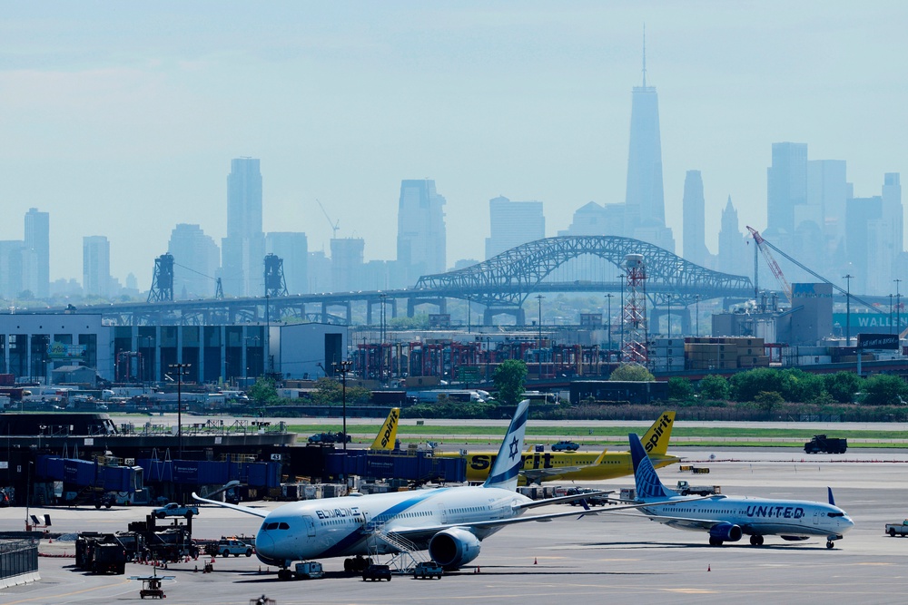 Newark Liberty International Airport (AP)