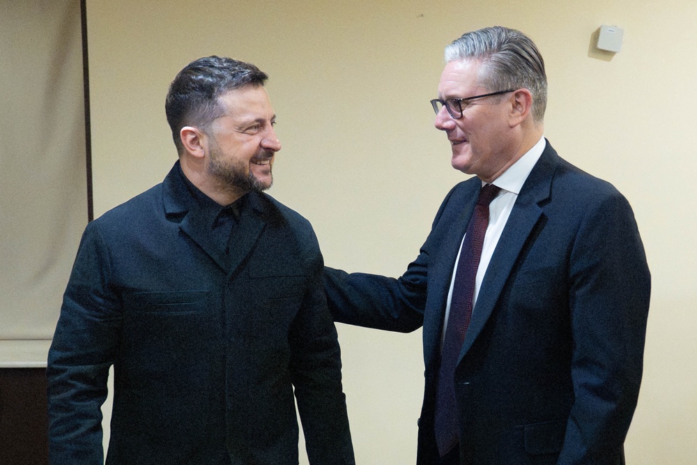 Britain's Prime Minister Keir Starmer (R) and Ukraine's President Volodymyr Zelensky (L) attend a bilateral meeting ahead of the 8th European Political Community (EPC) summit in Yerevan (AFP/Getty)