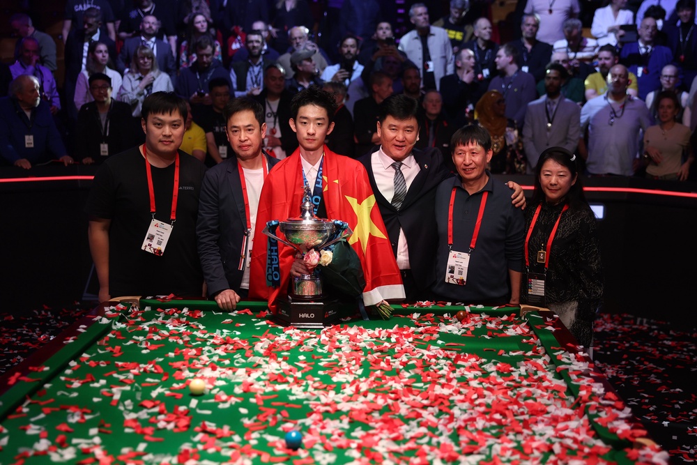 The team around him have helped Wu reach the pinnacle of snooker (Getty)