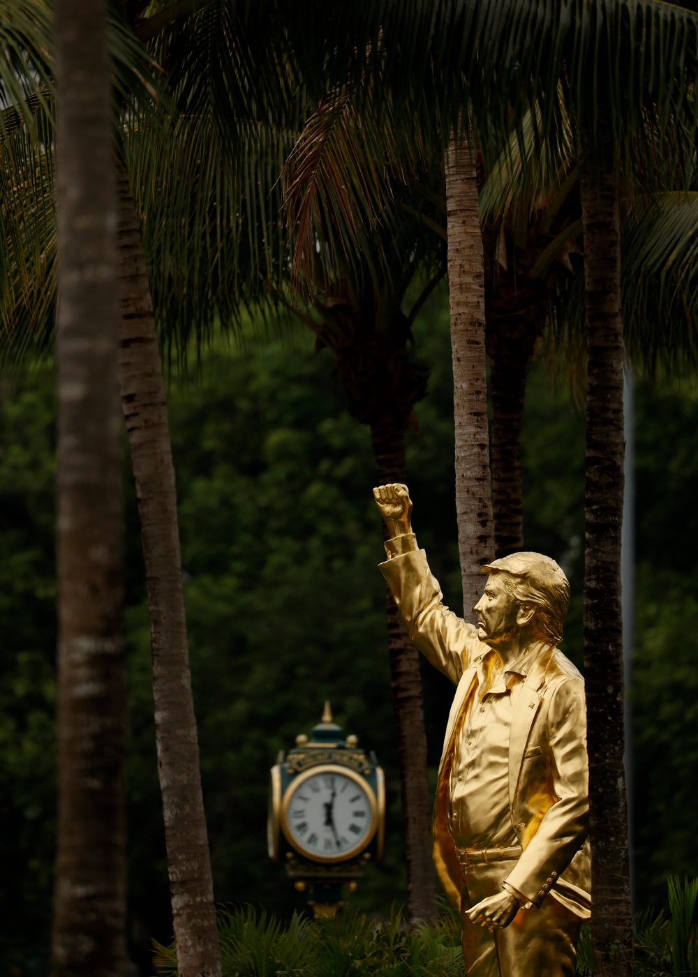 The massive statue was commissioned by a collective of crypto investors and created by sculptor Alan Cottrill (Getty Images)