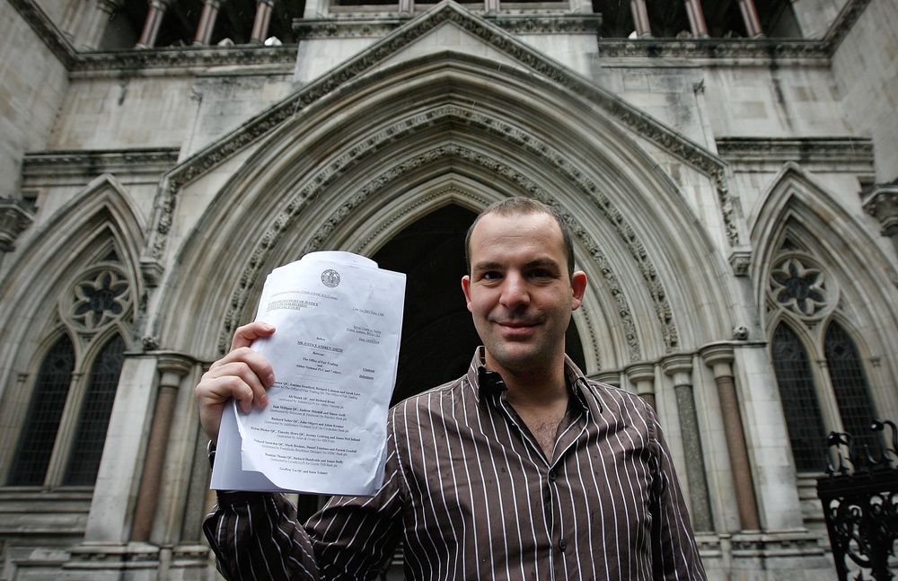 Martin Lewis outside the High Court in 2008 (Getty)