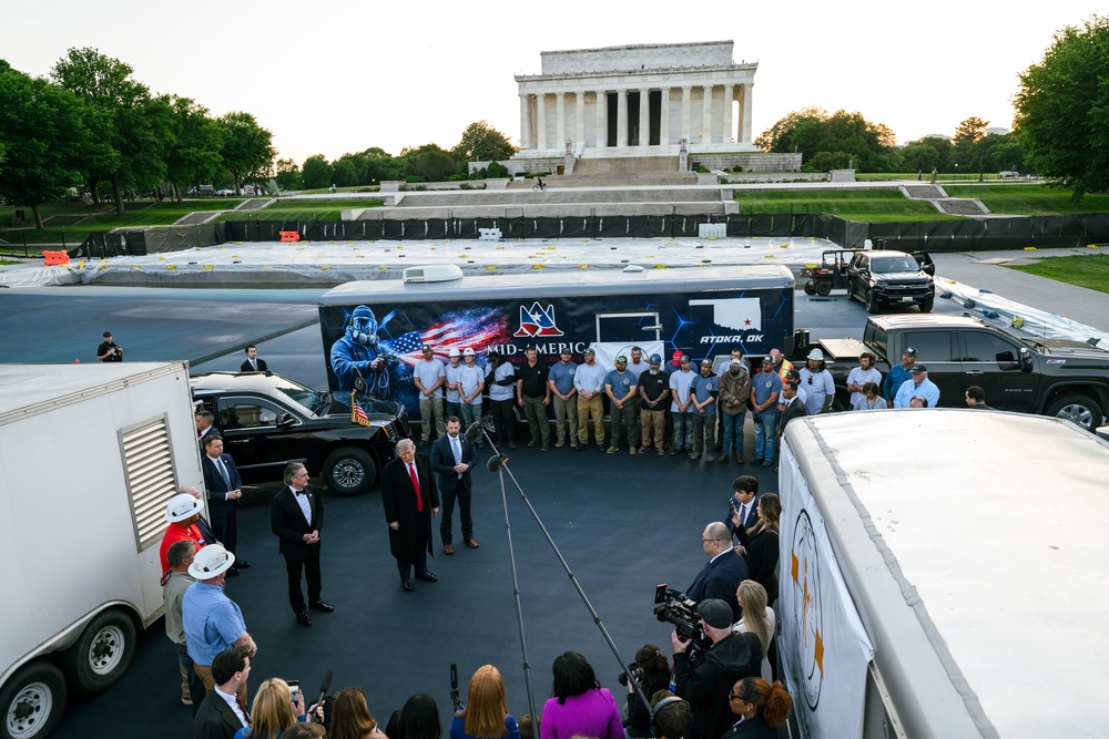 The reflecting pool makeover is the latest project Trump has taken on to beautify Washington as he sees fit (White House)