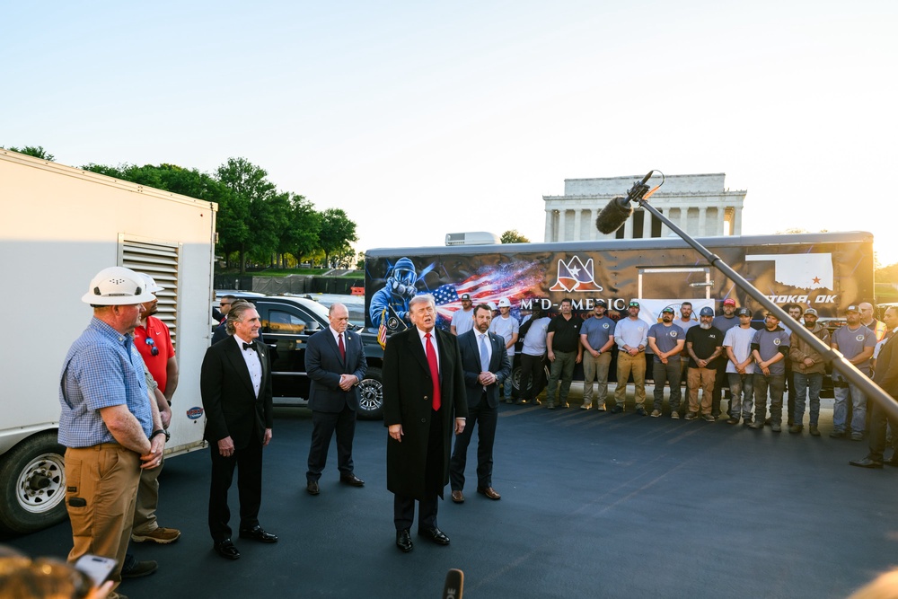 Trump told reporters during his visit that the U.S. is negotiating with Iran, and that if Tehran doesn’t sign a peace deal, there will be ‘a lot of pain’ for the country (White House)