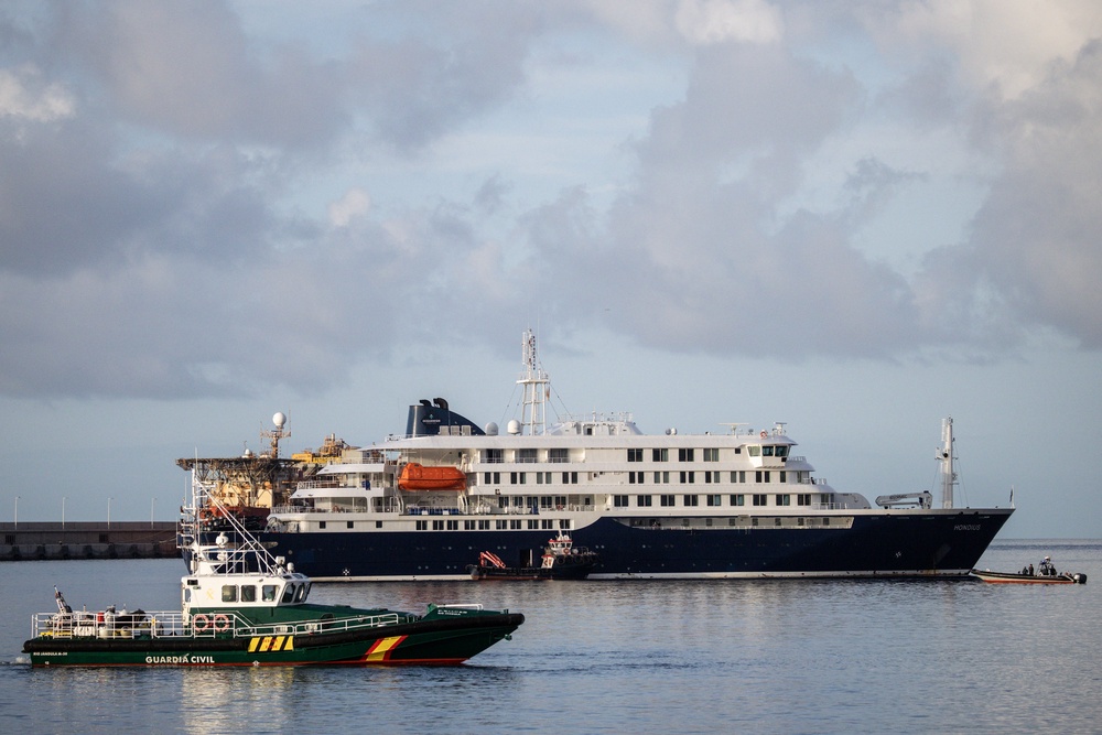 Guardia Civil boats surround the MV Hondius after docking in the Granadilla Port (Getty)