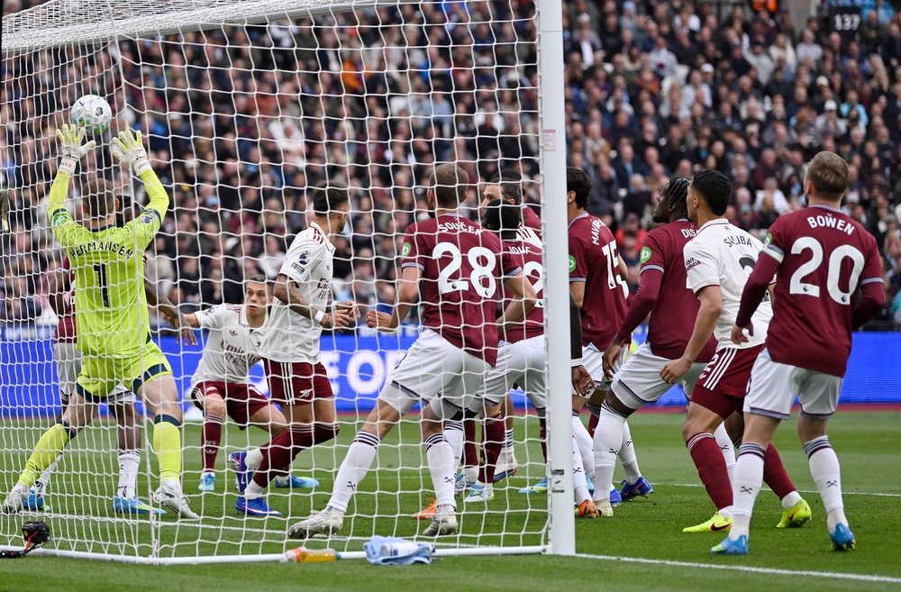 West Ham face early pressure in a must-win game against Arsenal (Reuters)