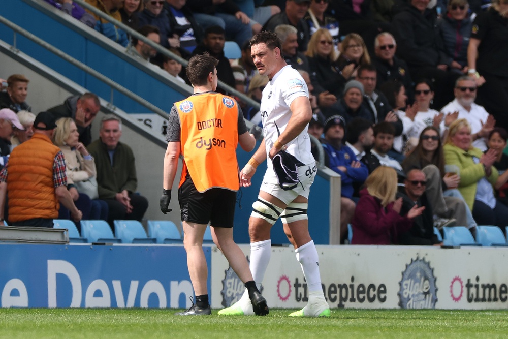 Bath's Quinn Roux was shown a 20-minute red card for a high tackle (Getty)