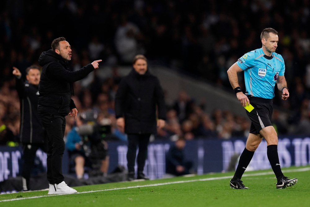 Roberto De Zerbi has questioned referee Jarred Gillett (Reuters)
