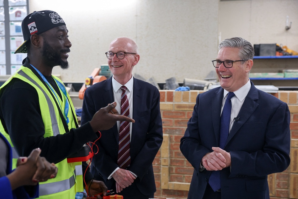 Sir Keir Starmer and Work and Pensions Secretary Pat McFadden meet construction apprentices during a visit to London South Bank Technical College (Toby Melville/PA) (PA Wire)